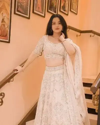 Escort Puraula